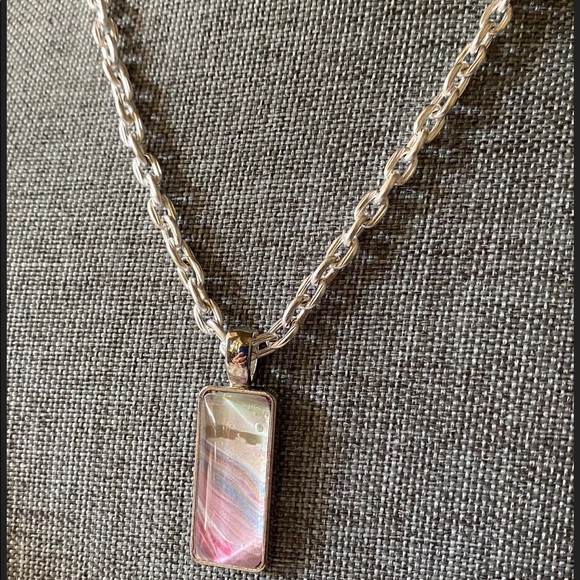 Hand painted Abstract Acrylic fluid pour art bezel pendant necklace silver pink - Picture 5 of 5